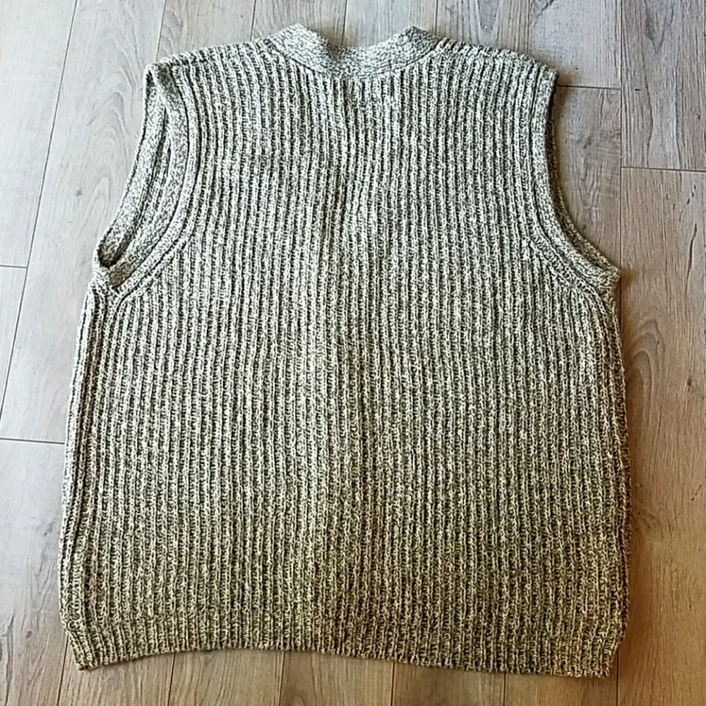 Abercrombie and Fitch The Big Sweater  vest - Picture 4 of 7